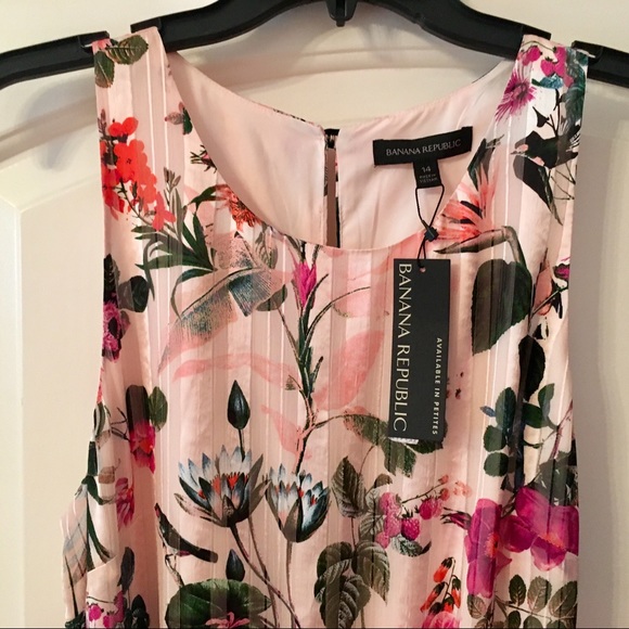 Banana Republic Dresses & Skirts - Floral Fit and Flare Maxi Dress